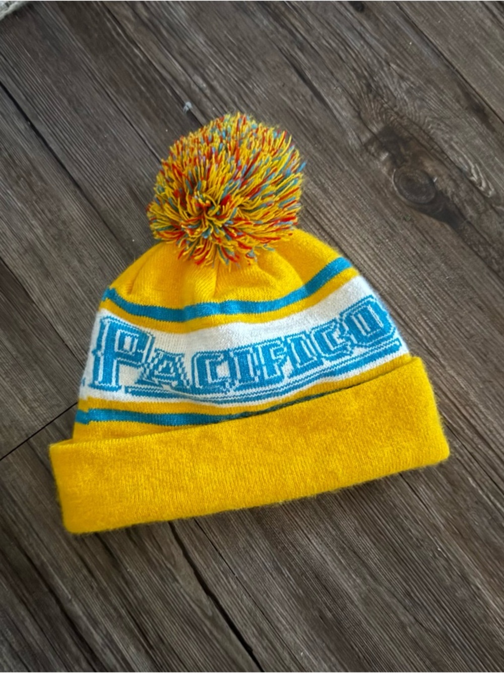 Retro Pacifico beanie